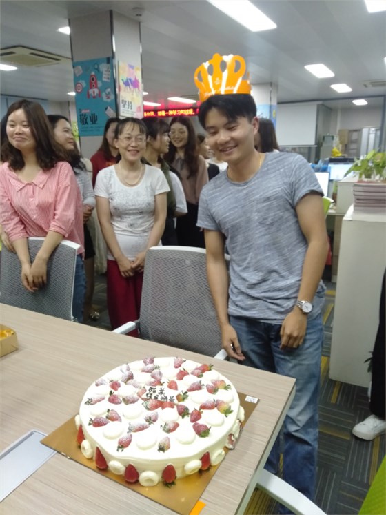 博澳公司员工生日会